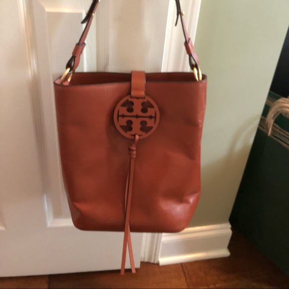 tory burch miller hobo black